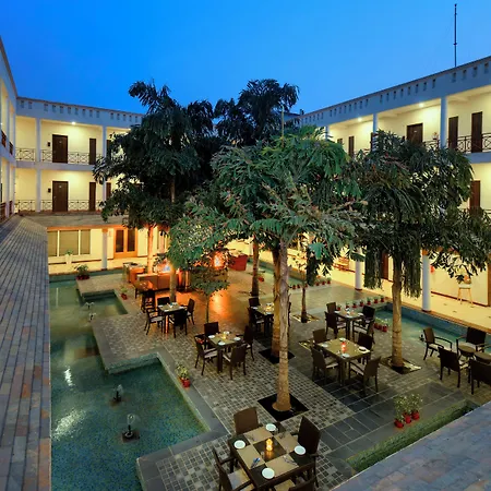 Treehouse Hotel Club & Spa-2